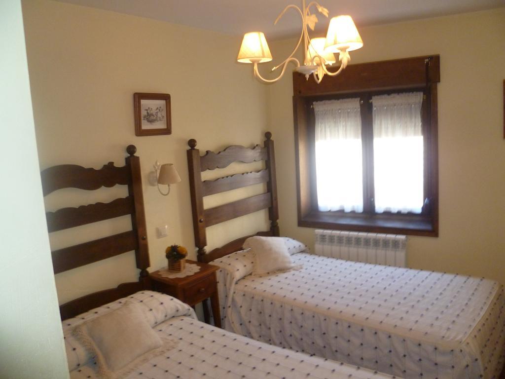 Artesano I Y III Guest House Navarredonda de Gredos Bagian luar foto