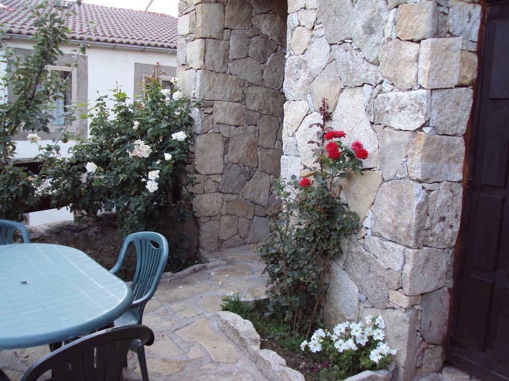 Artesano I Y III Guest House Navarredonda de Gredos Bagian luar foto